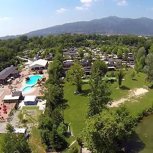 Holiday Chalets Camping Class 3*, Erba Italie